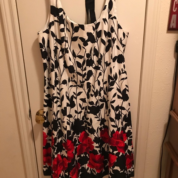 Floral dress - Picture 1 of 2